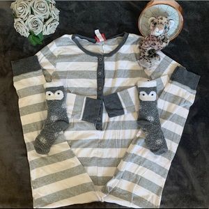 NWOT Women’s onesie 😴